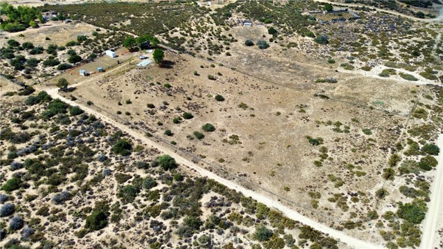 41735 El Campo Rd, Anza CA: https://media.crmls.org/medias/f3e7571e-b1fb-4687-835d-5cb5c29ac6d6.jpg