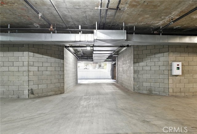 Detail Gallery Image 40 of 46 For 2203 3rd St #1,  Santa Monica,  CA 90405 - 2 Beds | 2/1 Baths