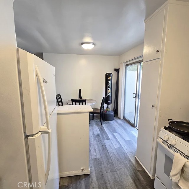1132 S Holt Avenue, Los Angeles CA: https://media.crmls.org/medias/f3e7b84d-b2f8-4b53-a85d-96d2de0a9136.jpg