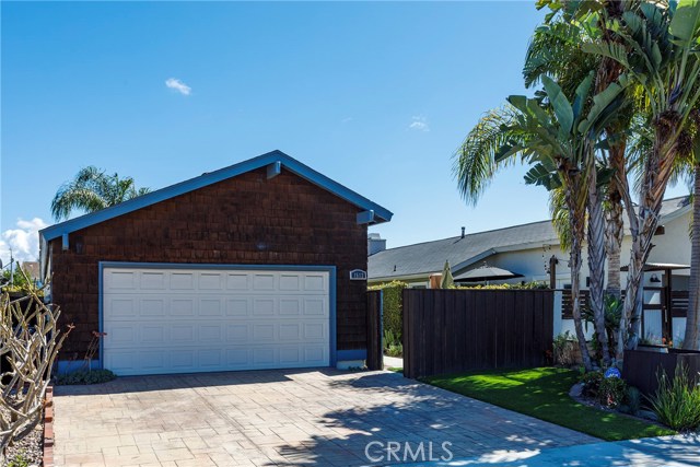 1512 Lakeside Ln, Huntington Beach, CA 92648