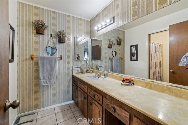 Image 34 of 44 For 4311 N Emerson