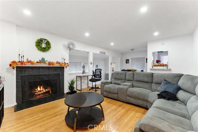 Detail Gallery Image 34 of 43 For 540 W 118th St, Los Angeles,  CA 90044 - 6 Beds | 5 Baths