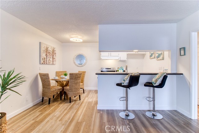 Detail Gallery Image 5 of 29 For 5500 Ackerfield Ave #307,  Long Beach,  CA 90805 - 1 Beds | 1 Baths