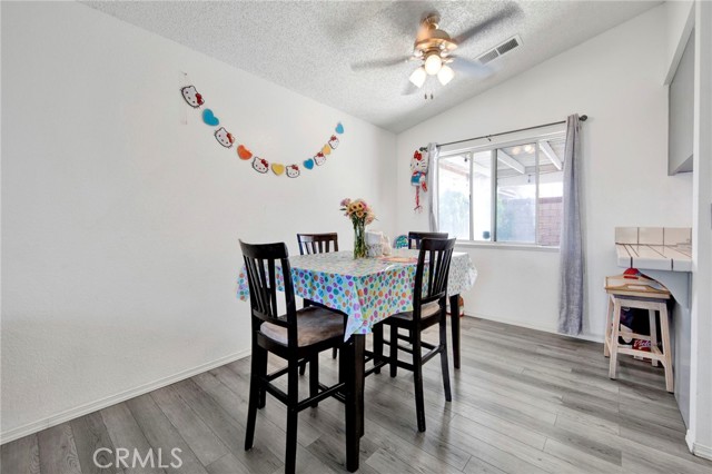 Detail Gallery Image 5 of 32 For 43730 San Francisco, Lancaster,  CA 93535 - 3 Beds | 2 Baths