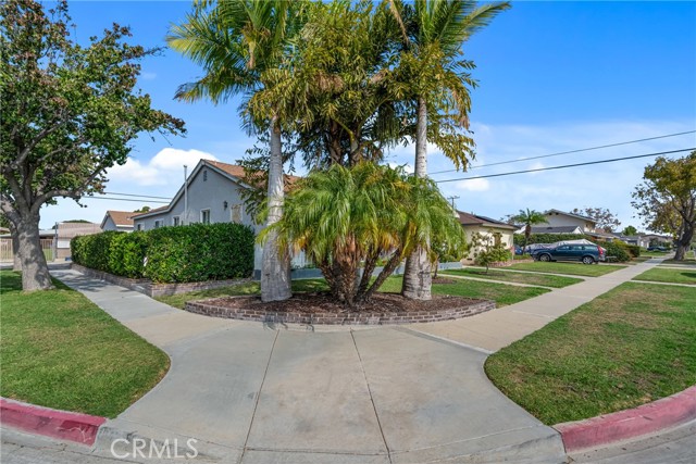 Detail Gallery Image 4 of 38 For 6303 Droxford, Lakewood,  CA 90713 - 4 Beds | 2 Baths