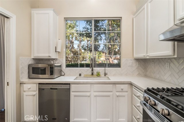 Detail Gallery Image 21 of 42 For 12679 Nicklaus Ln, Tustin,  CA 92782 - 3 Beds | 2/1 Baths