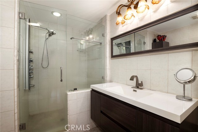 Detail Gallery Image 23 of 30 For 531 N Rossmore Ave #202,  Los Angeles,  CA 90004 - 2 Beds | 2 Baths