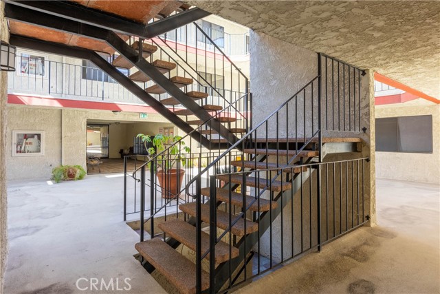 Detail Gallery Image 43 of 46 For 3530 Elm Ave #112,  Long Beach,  CA 90755 - 2 Beds | 2 Baths