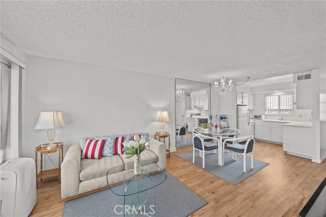 Detail Gallery Image 3 of 43 For 19796 Inverness Lane, Huntington Beach,  CA 92646 - 2 Beds | 2 Baths