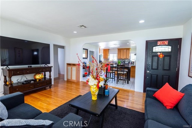 5813 Kauffman Avenue, Temple City CA: https://media.crmls.org/medias/f3eae326-53cf-4314-be72-e2675b2a7e7f.jpg