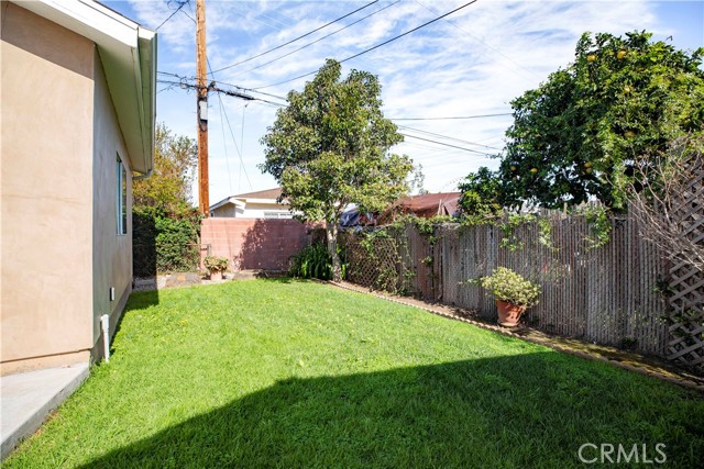 Detail Gallery Image 12 of 16 For 4909 W 140th, Hawthorne,  CA 90250 - 3 Beds | 2 Baths