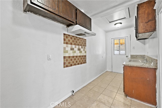 Detail Gallery Image 16 of 40 For 1220 W 92nd St, Los Angeles,  CA 90044 - 4 Beds | 2 Baths