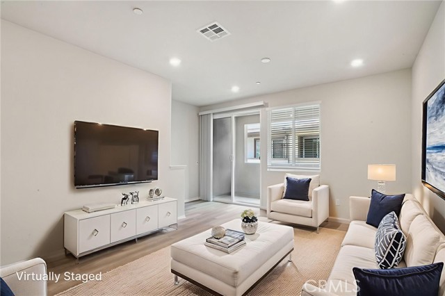 Detail Gallery Image 6 of 32 For 1551 Stratus Dr, Pomona,  CA 91768 - 3 Beds | 3 Baths