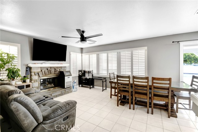 Detail Gallery Image 12 of 31 For 10013 Deep Canyon, Moreno Valley,  CA 92557 - 6 Beds | 3 Baths