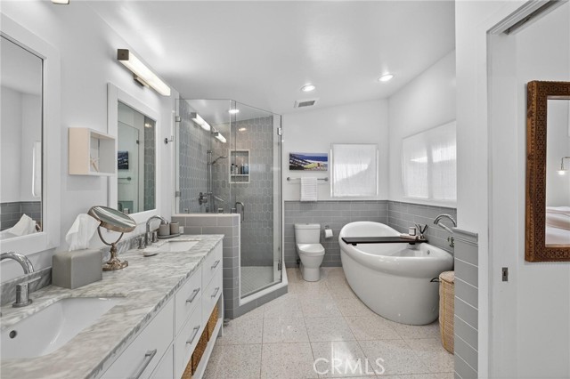 Detail Gallery Image 16 of 26 For 768 26th St, Manhattan Beach,  CA 90266 - 3 Beds | 2 Baths