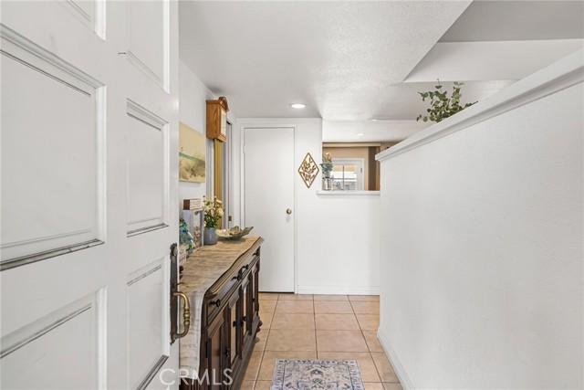 Detail Gallery Image 8 of 39 For 4024 E Del Valle, Orange,  CA 92869 - 5 Beds | 3 Baths