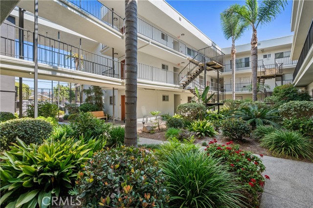 333 Junipero Avenue, 1C