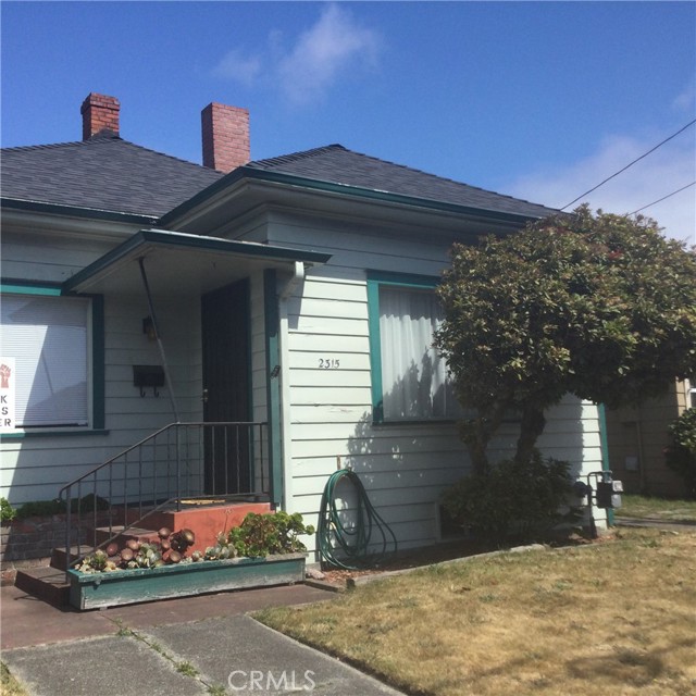 Detail Gallery Image 1 of 21 For 2315 J St, Eureka,  CA 95501 - 3 Beds | 2 Baths