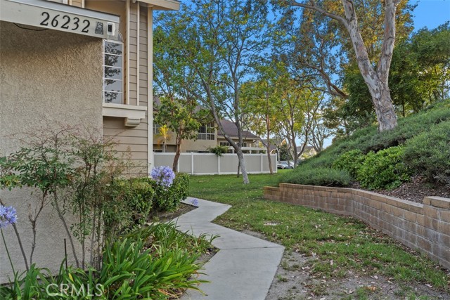 26232 Morning Glen, Lake Forest CA: https://media.crmls.org/medias/f3ed2172-90f0-4584-a457-c569bb6f85cd.jpg