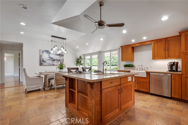 62 Strawberry Lane, Rolling Hills Estates, California 90274, 3 Bedrooms Bedrooms, ,2 BathroomsBathrooms,Residential,Sold,Strawberry Lane,SB22081862