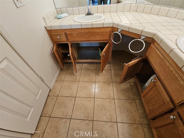 Detail Gallery Image 11 of 16 For 11620 Locust Ln, Apple Valley,  CA 92308 - 2 Beds | 2 Baths