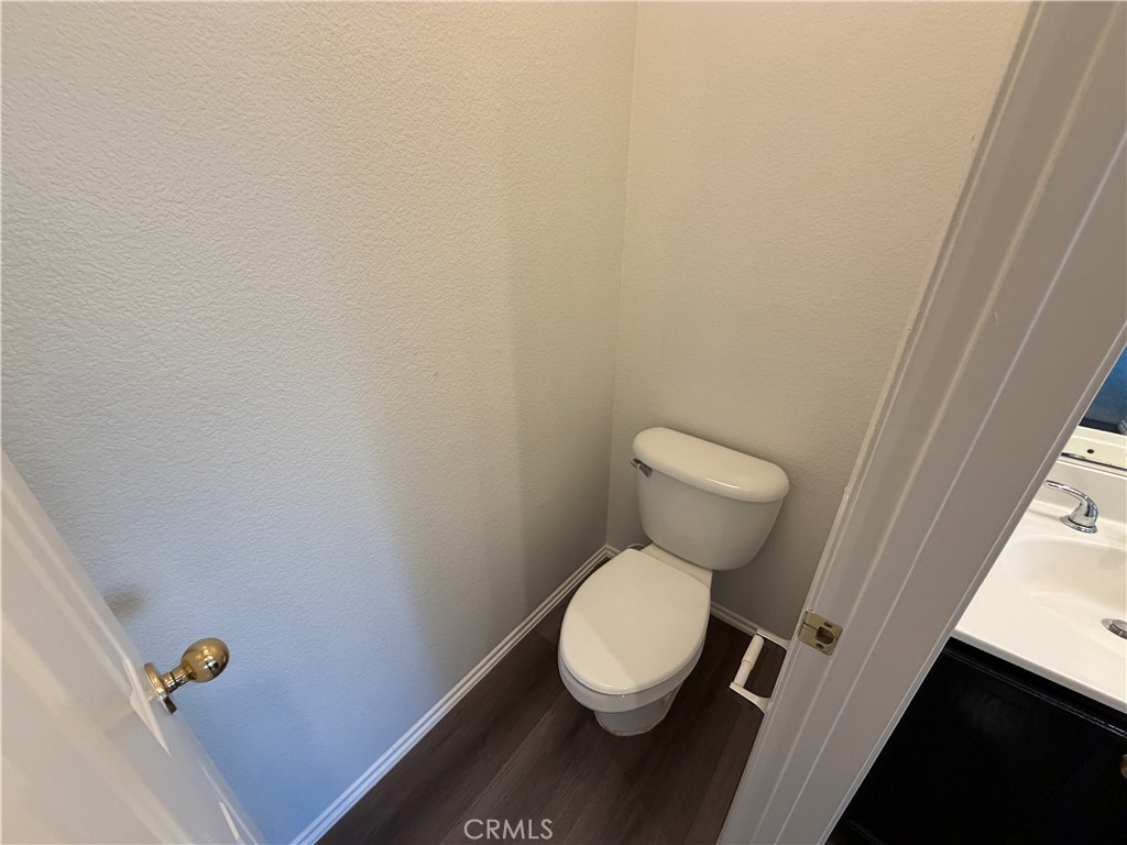 https://media.crmls.org/medias/f3eda41b-5f62-4040-8f95-959fd3890a3b.jpg?preset=X-Large
