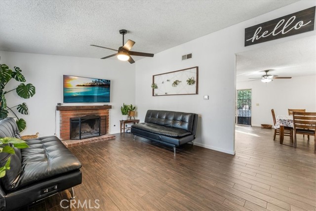 Detail Gallery Image 9 of 59 For 4215 Mill Creek St, Jurupa Valley,  CA 92509 - 3 Beds | 2 Baths