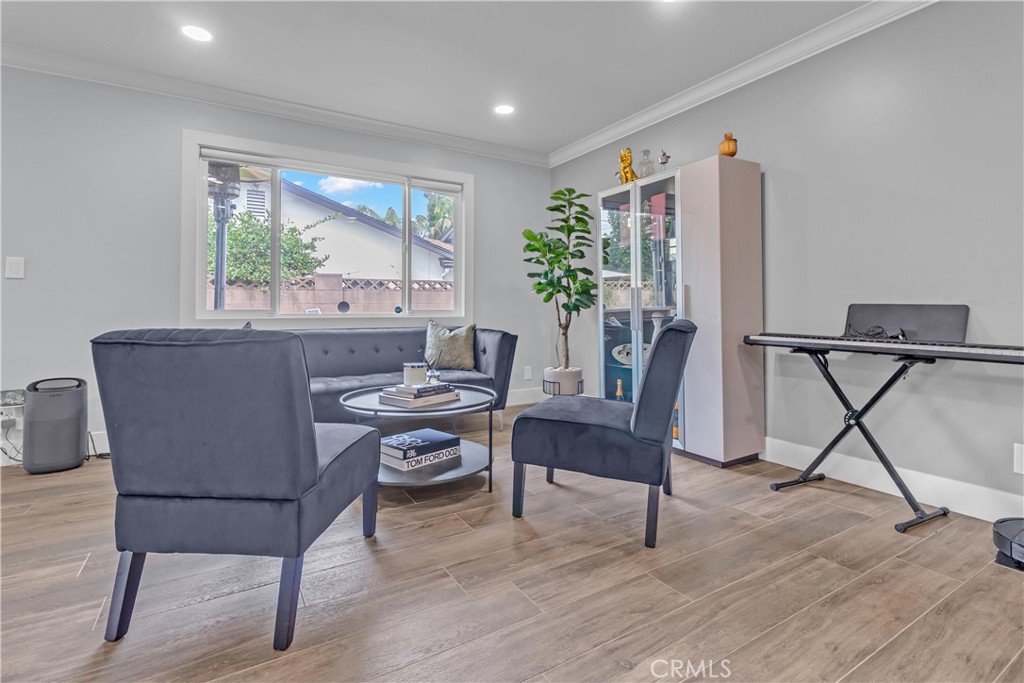 MLS #DW25195783 image #10