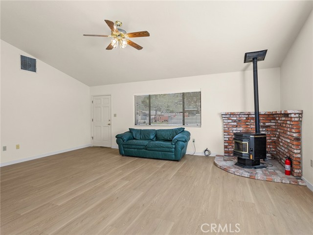 Detail Gallery Image 11 of 57 For 1 N Salaine Dr, Bodfish,  CA 93205 - 3 Beds | 2 Baths