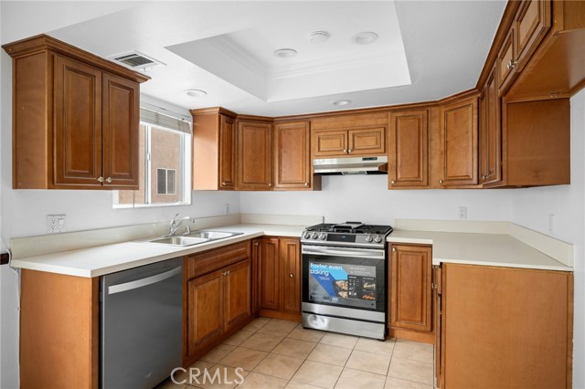 Detail Gallery Image 11 of 34 For 8958 Burnet Ave #C6,  North Hills,  CA 91343 - 2 Beds | 3 Baths