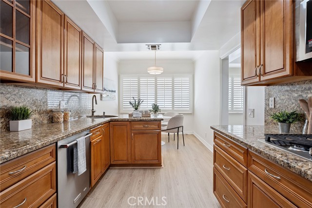 5416 Zelzah Avenue, Encino CA: https://media.crmls.org/medias/f3efa91f-e7f9-40f8-81a9-a40e737139b9.jpg