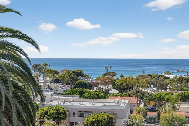 Detail Gallery Image 30 of 74 For 405 Blumont St, Laguna Beach,  CA 92651 - 5 Beds | 6/1 Baths