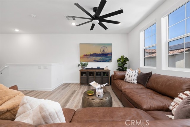 Image 7 of 51 For 242 Niebla Ln