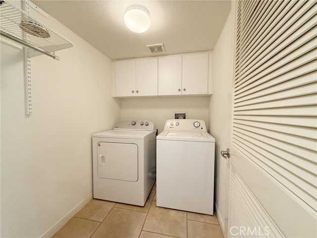 424 Silk Tree, Irvine CA: https://media.crmls.org/medias/f3f081bc-5573-4b55-8e5d-4cddcaff18d0.jpg
