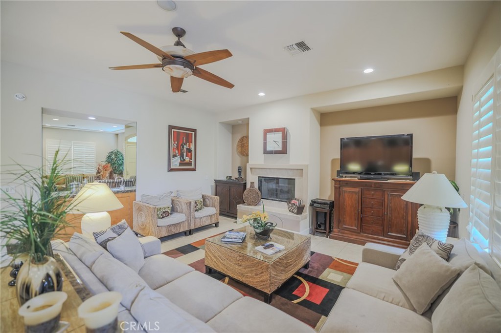 MLS #OC25159227 image #9