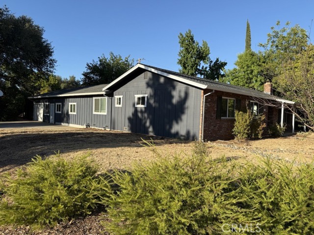 Detail Gallery Image 3 of 3 For 564 Estate St, Redding,  CA 96002 - 4 Beds | 2 Baths