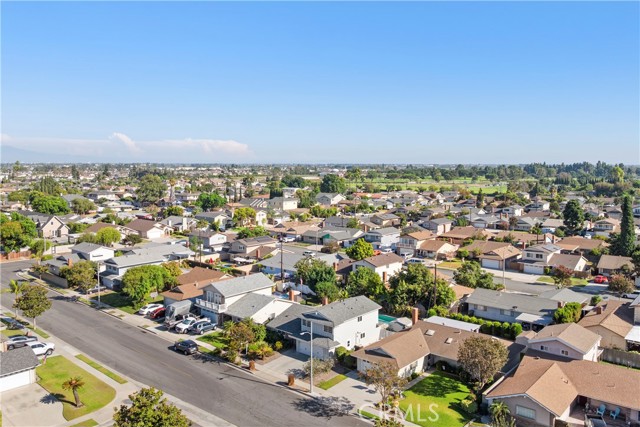 4322 Fontainbleau Avenue, Cypress CA: https://media.crmls.org/medias/f3f1b91d-389c-4fac-bfbb-1f00b89d11f3.jpg