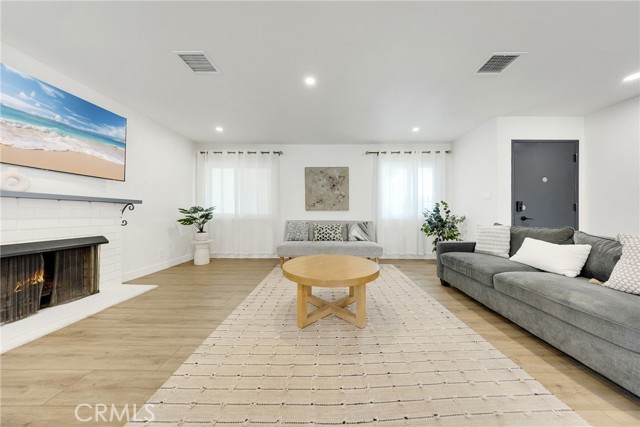 Detail Gallery Image 7 of 46 For 1603 E Chestnut Ave, Orange,  CA 92867 - 4 Beds | 2 Baths