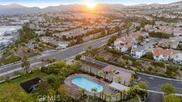 11648 Mariposa Bay Lane, Porter Ranch CA: https://media.crmls.org/medias/f3f20752-8dd4-4f19-b307-44ff658629d7.jpg