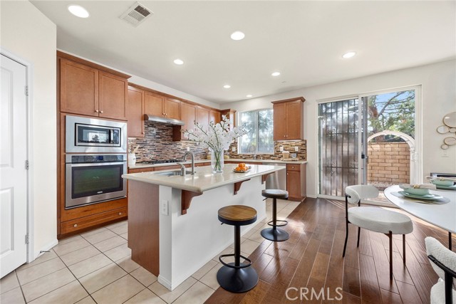 Detail Gallery Image 8 of 38 For 10886 Lotus Dr, Garden Grove,  CA 92843 - 5 Beds | 4 Baths