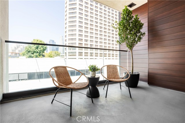 118 Astronaut Ellison S Onizuka Street, Los Angeles CA: https://media.crmls.org/medias/f3f33b1b-a085-4ec9-b748-b5897e41c3fe.jpg