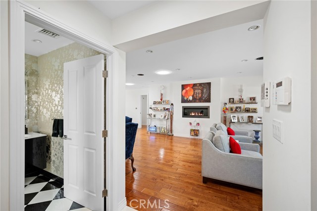 2040 W Kenneth Road, Glendale, CA, 91201 2040 W Kenneth Road, Glendale, CA, 91201
