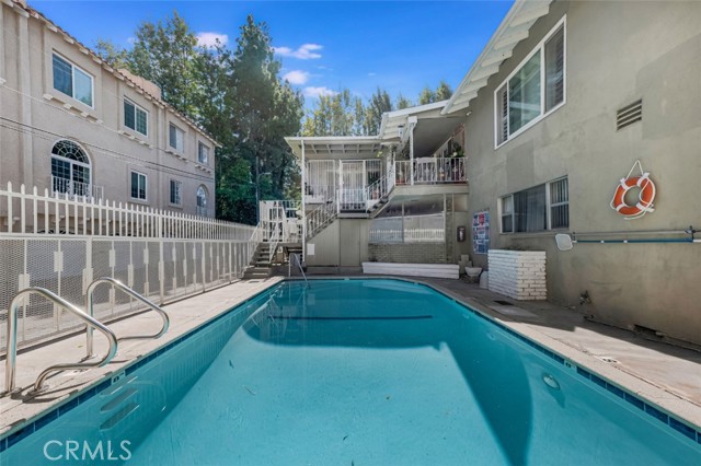 Detail Gallery Image 23 of 27 For 14238 Dickens St #3,  Sherman Oaks,  CA 91423 - 2 Beds | 2 Baths