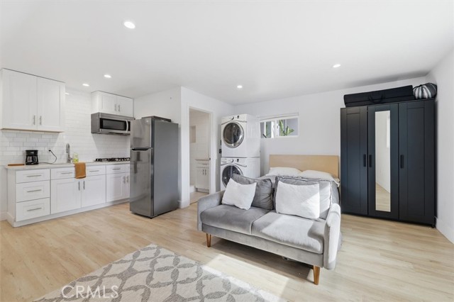 Detail Gallery Image 31 of 37 For 7337 W 88th St, Los Angeles,  CA 90045 - 4 Beds | 4 Baths