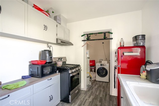 Detail Gallery Image 13 of 23 For 2010 N Los Robles Ave, Pasadena,  CA 91104 - – Beds | – Baths