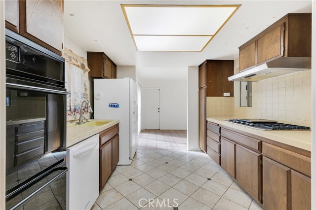 Detail Gallery Image 7 of 24 For 3220 California, Signal Hill,  CA 90755 - 3 Beds | 2 Baths