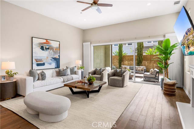 Detail Gallery Image 10 of 67 For 102 Derailer, Irvine,  CA 92618 - 4 Beds | 4/1 Baths