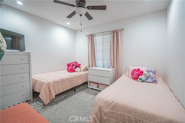 Detail Gallery Image 17 of 28 For 18111 Erik Ct #445,  Canyon Country,  CA 91387 - 2 Beds | 2 Baths
