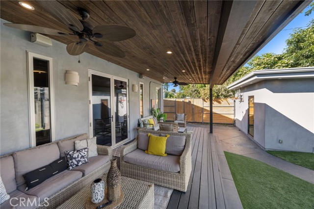 Detail Gallery Image 21 of 23 For 5426 Carpenter Ave, Valley Village,  CA 91607 - 5 Beds | 4 Baths