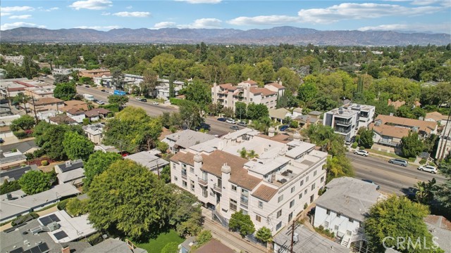 5635 Woodman Avenue, Van Nuys CA: https://media.crmls.org/medias/f3f694fe-6762-4bba-8ea8-f744c8e8f08b.jpg